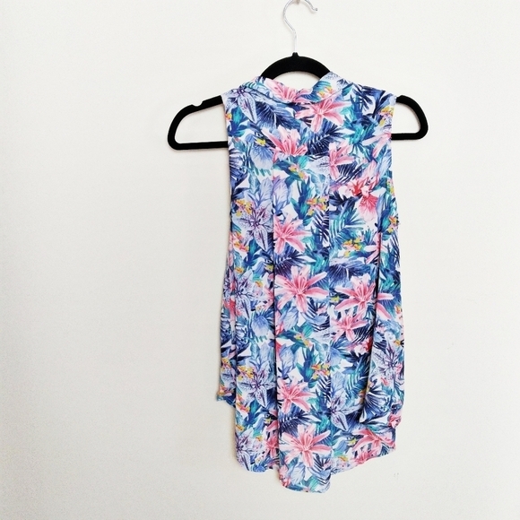 H & M Blue and Pink Tropical Floral Print Sleeveless Blouse Size 4 - Picture 2 of 9